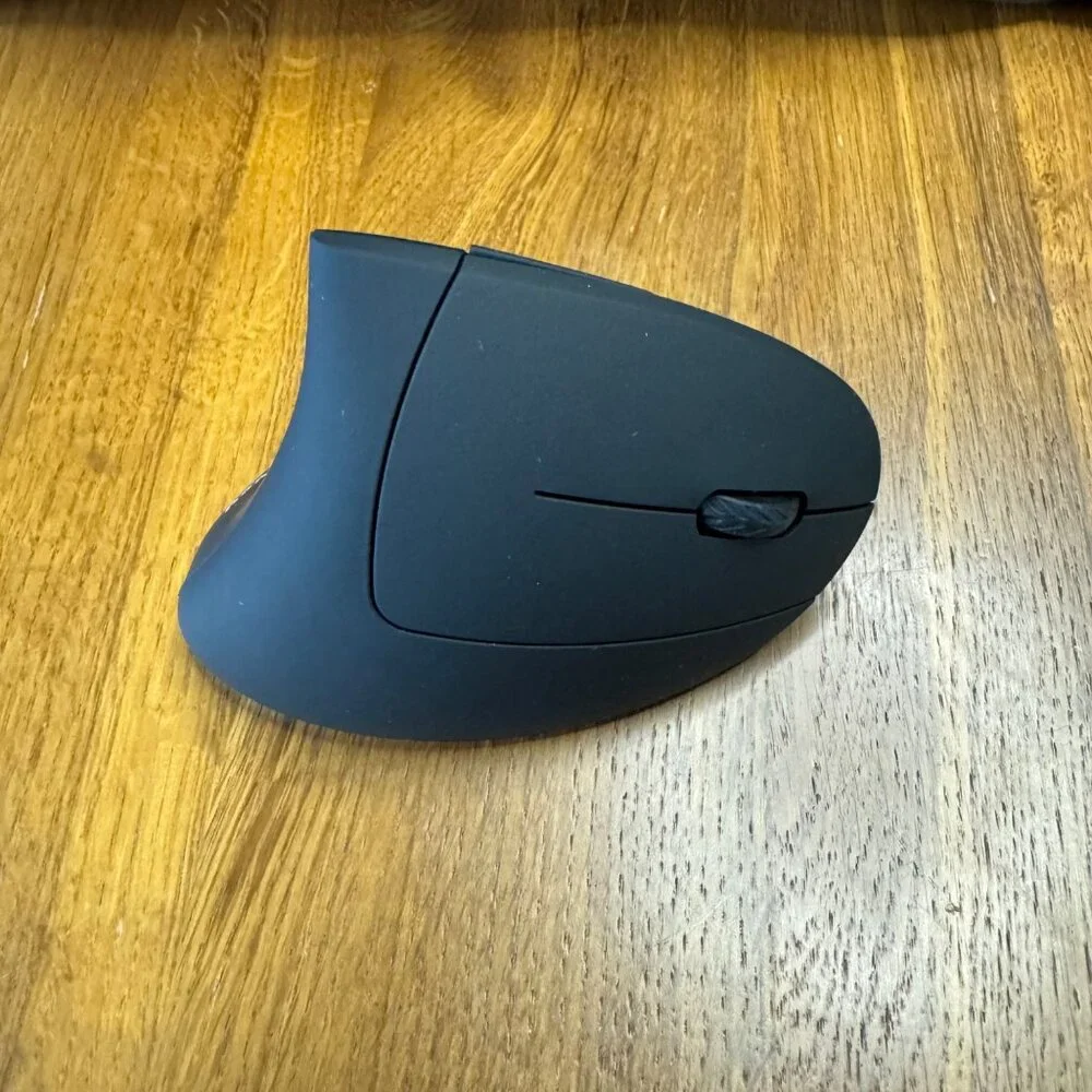 LEVKEY Wireless Ergonomic Mouse 2.4GHz Vertical Mouse Rechargeable Black NEW Box - Picture 4 of 8